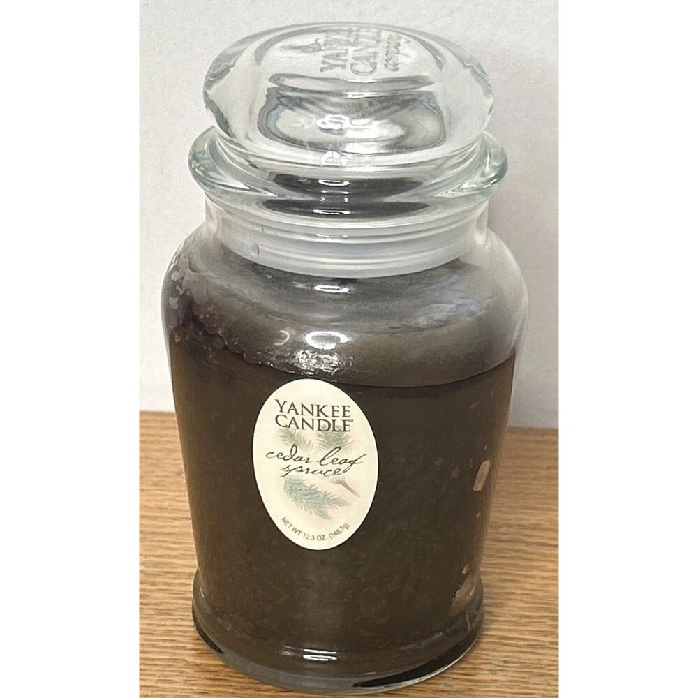 Vintage New Yankee Candle Cedar Leaf  Spruce 12.3 Oz. Jar